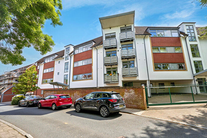 2 Bedroom Apartment For Sale In Woodbrooke Grove, Birmingham, B31