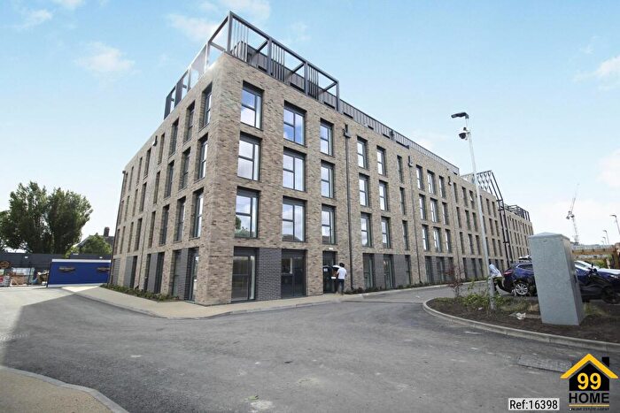 2 Bedroom Flat To Rent In Richmond Hill Approach, Leeds, West Yorkshire, LS9