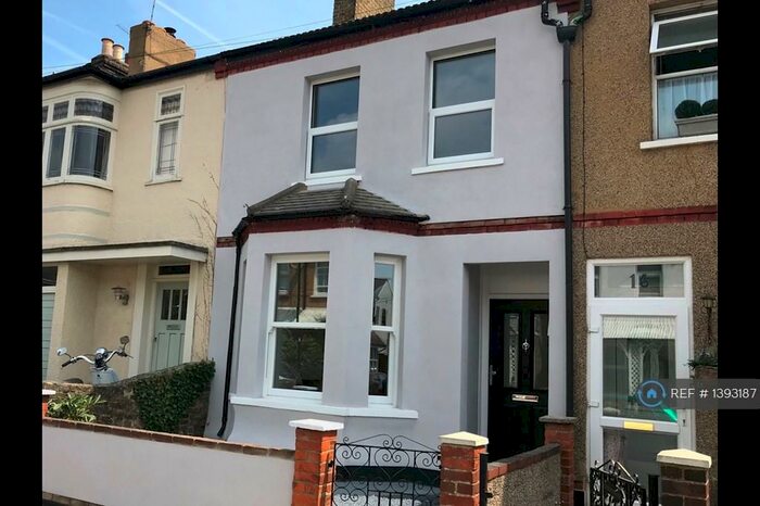 2 Bedroom Terraced House To Rent In West Street, Leigh-On-Sea, SS9