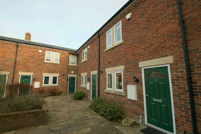 2 Bedroom Terraced House To Rent In Chancel Square, Meanwood, Leeds, LS6