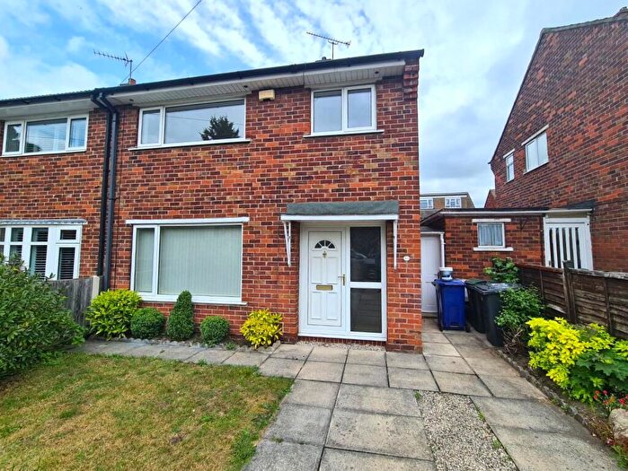 3 Bedroom Semi-Detached House To Rent In St. Wilfrids Road, Doncaster, DN4