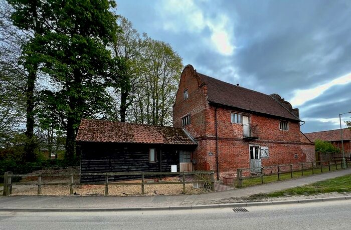 4 Bedroom Barn Conversion To Rent In Granary, Needham Market, IP6