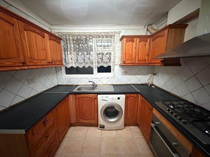 3 Bedroom Terraced House To Rent In Page Hall Road, Sheffield, S4