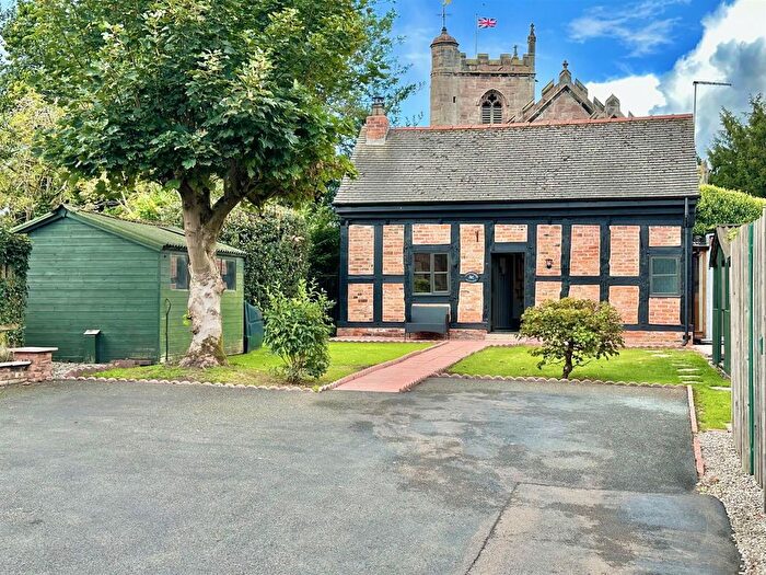 2 Bedroom Cottage For Sale In Nantwich Road, Wrenbury, Cheshire, CW5
