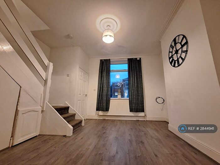 3 Bedroom Semi Detached House To Rent In Dresden Street, Manchester, M40