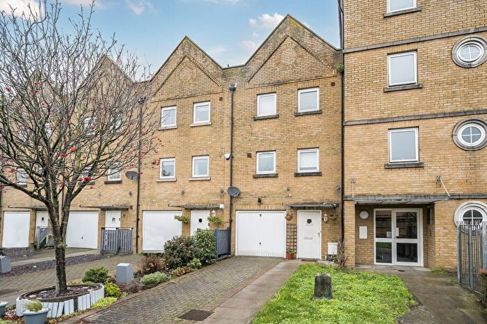 4 Bedroom Terraced House To Rent In Wharfside Close, Erith, DA8