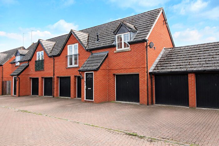 2 Bedroom Coach House For Sale In Nine Arches Way, Thrapston, NN14