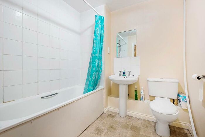 2 Bedroom Apartment To Rent In Reliance Way, East Oxford, OX4