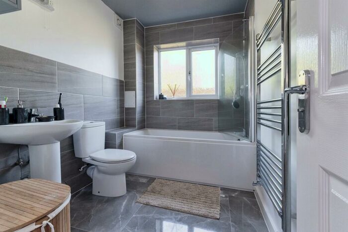 1 Bedroom Flat For Sale In Pix Court, Arlesey, SG15