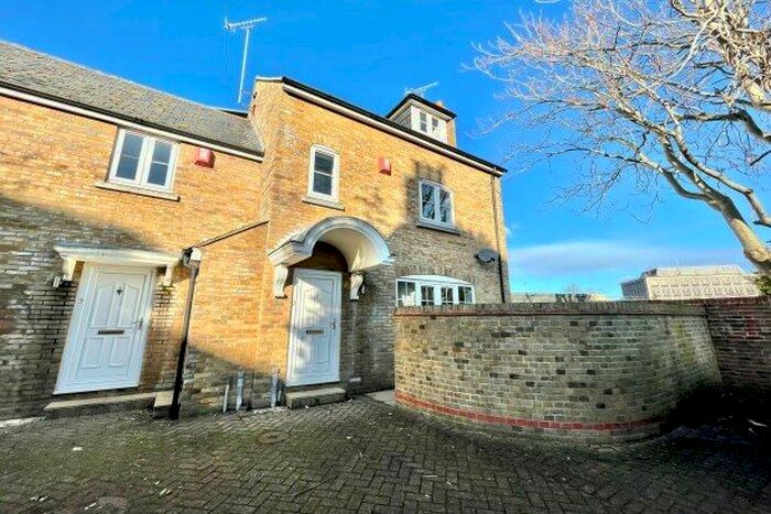 2 Bedroom Town House To Rent In Buffalo Mews, Poole, BH15
