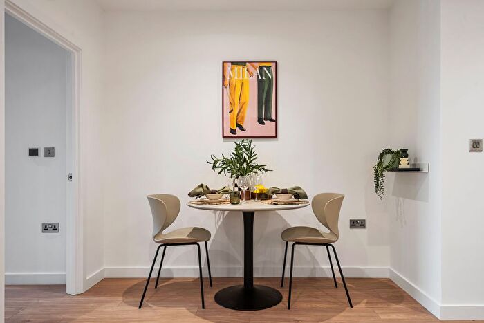 1 Bedroom Flat To Rent In Uncle Acton, Victoria Road, London, W3