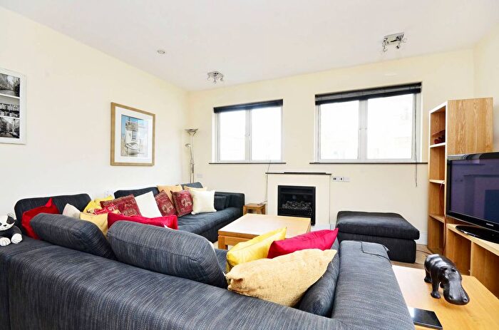 2 Bedroom Flat To Rent In Point Pleasant, Wandsworth, London, SW18