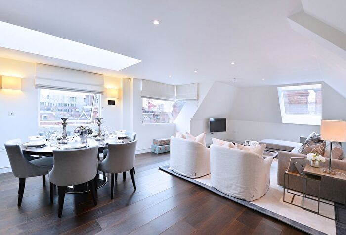 2 Bedroom Flat To Rent In Duke Street, Mayfair, London, W1K