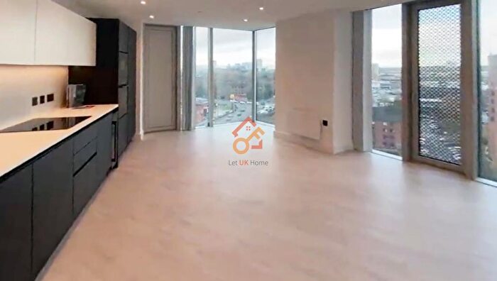 2 Bedroom Flat To Rent In Vista River Tower, Trinity Way, Manchester, M3
