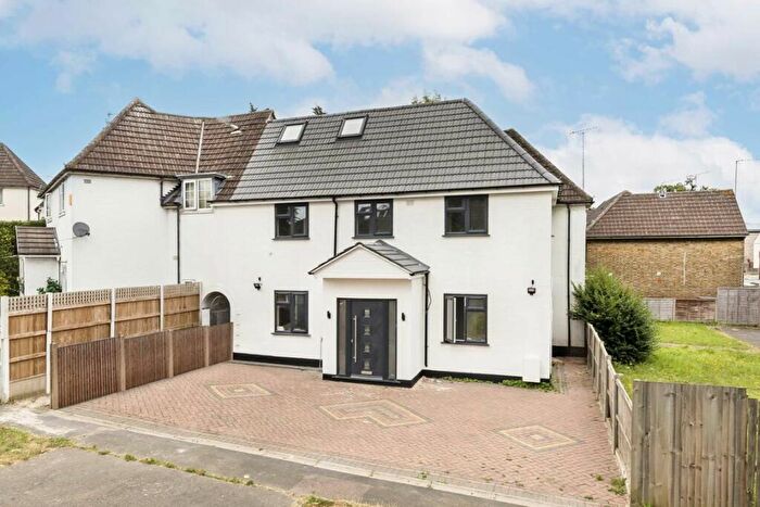 4 Bedroom House To Rent In Ingleway, North Finchley, N12