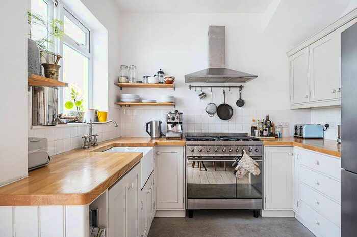 3 Bedroom Terraced House To Rent In Pearl Road, Walthamstow, London, E17