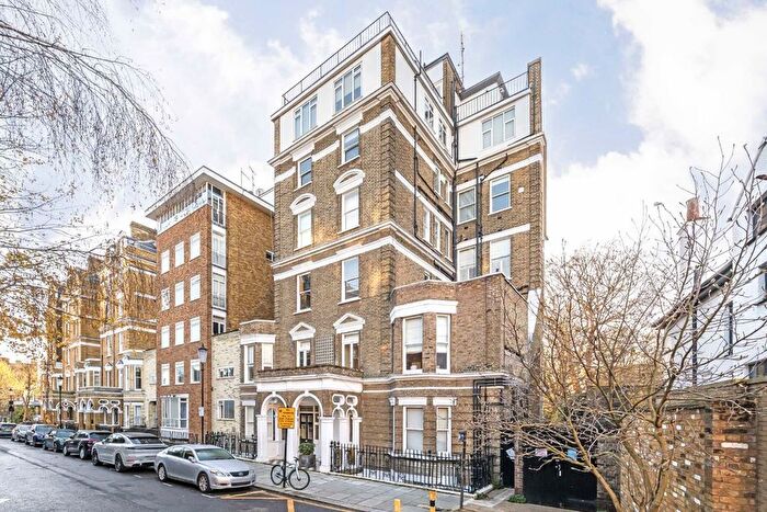 1 Bedroom Flat For Sale In Airlie Gardens, Kensington, W8