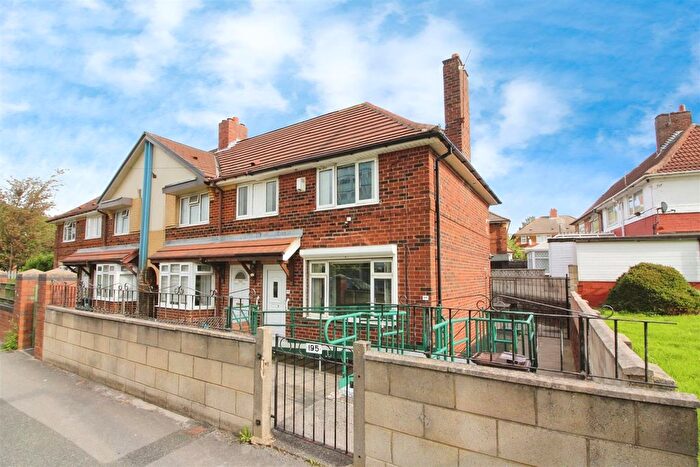 2 Bedroom End Terrace House For Sale In Cartmell Drive, Leeds, LS15