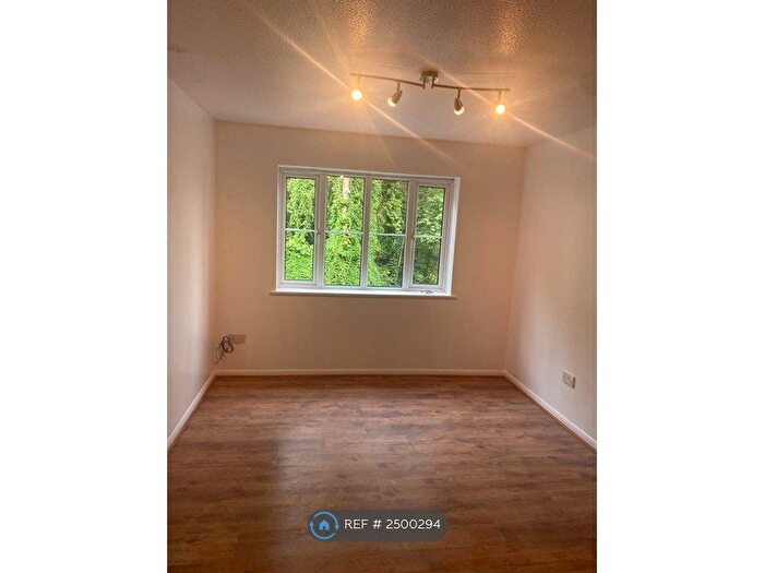 3 Bedroom Semi-Detached House To Rent In Church Hollow Purfleet On Thames, Thurrock, RM19