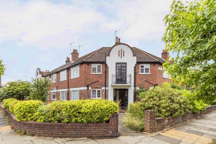 2 Bedroom Flat To Rent In West Barnes Lane, London, SW20