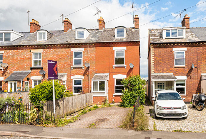 3 Bedroom End Of Terrace House For Sale In Avenue Terrace, Stonehouse, Gloucestershire, GL10