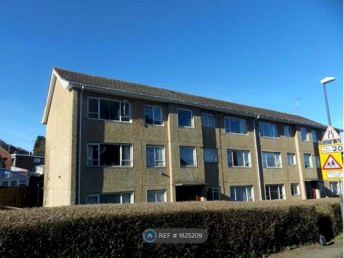 2 Bedroom Flat To Rent In Stenders Court, Mitcheldean, GL17