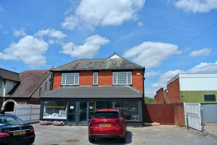 4 Bedroom Semi-Detached House To Rent In Cheltenham Road, Longlevens, Gloucester, GL2