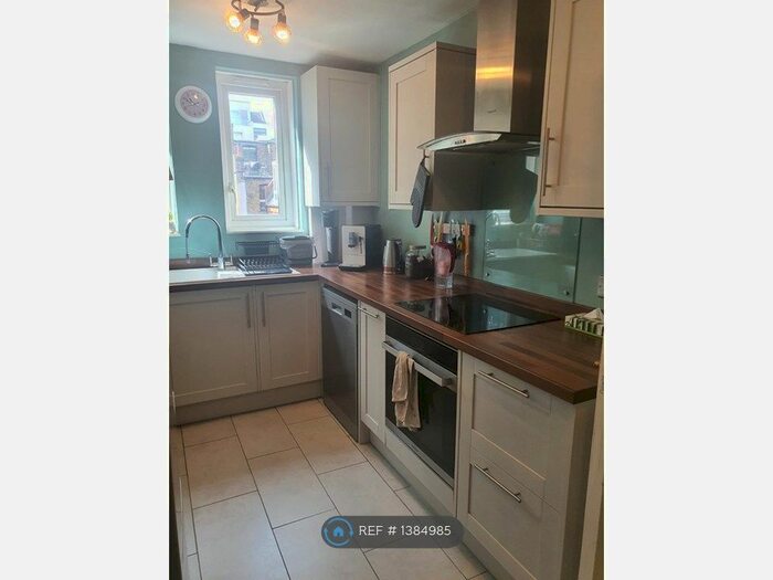 1 Bedroom Flat To Rent In Wrights Green, London, SW4