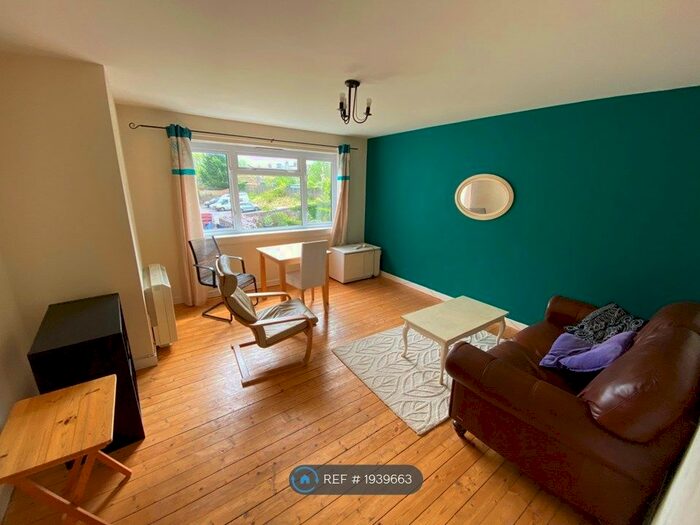 2 Bedroom Flat To Rent In Forest Road, Stirling, FK8