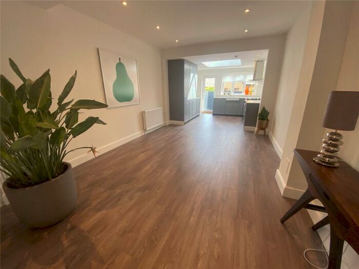 3 Bedroom House To Rent In West End Lane, Barnet, EN5