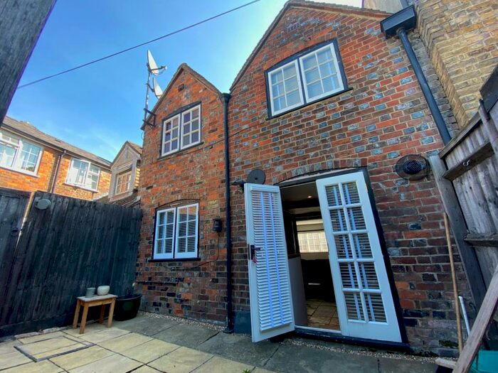 2 Bedroom House To Rent In Akeman Street, Tring, HP23