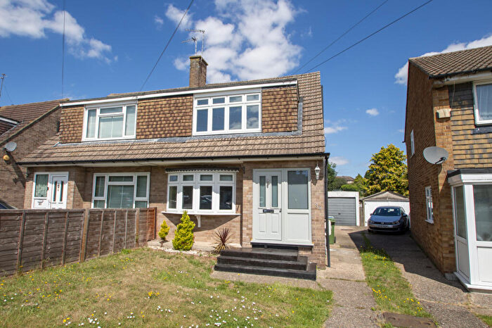 3 Bedroom Semi Detached House To Rent In Dryden Road, Welling, DA16