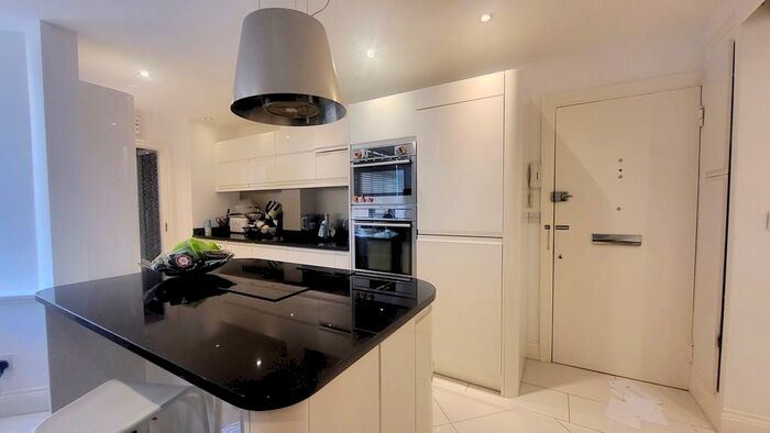 Studio To Rent In Queen Square, London, London, WC1N