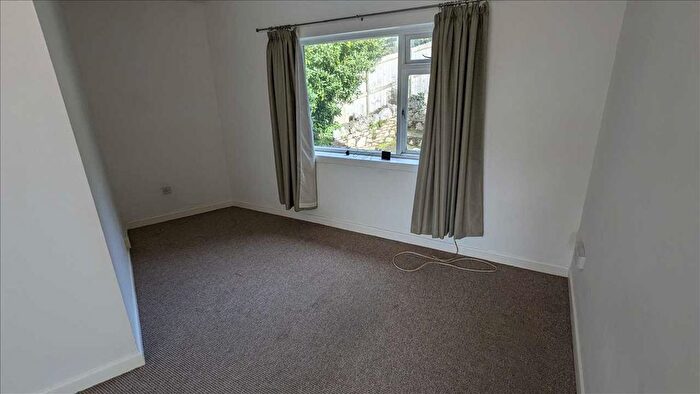 1 Bedroom Flat To Rent In Thurlow Road, Torquay, TQ1