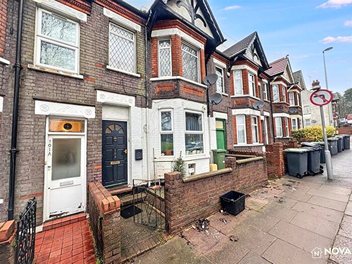 4 Bedroom Semi Detached House For Sale In Havelock Road, Luton, LU2