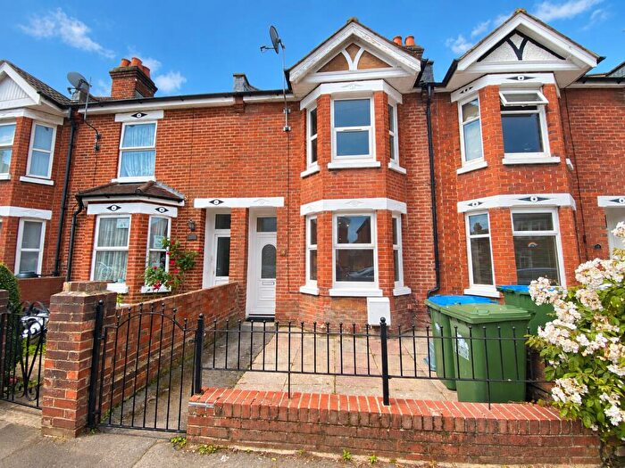 3 Bedroom House To Rent In Charlton Road, SO15