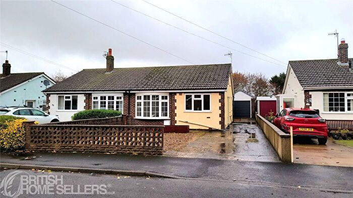 2 Bedroom Bungalow For Sale In Lennox Close, Hunmanby, Filey, North Yorkshire, YO14