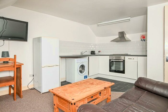 1 Bedroom Flat To Rent In Hill Park Crescent, Plymouth, PL4