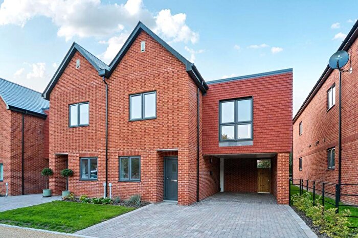 2 Bedroom Semi-Detached House For Sale In Farriers Field, Easebourne, GU29