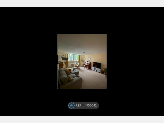 2 Bedroom Flat To Rent In West Cliffe Grove, Harrogate, HG2