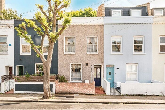 2 Bedroom Property For Sale In Fountain Road, Tooting, SW17