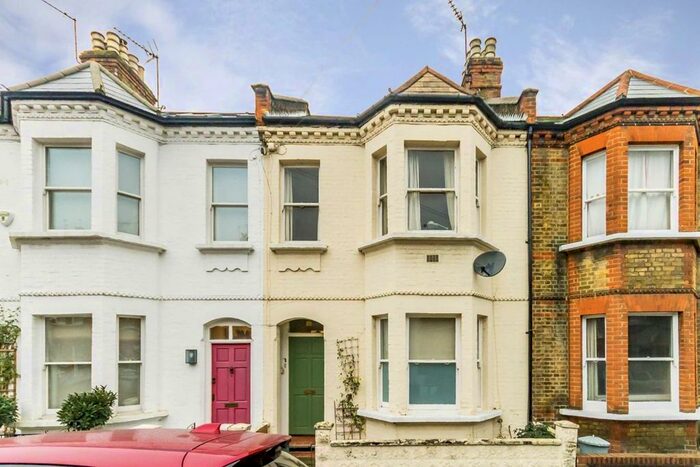 1 Bedroom Flat To Rent In Ingelow Road, London, SW8