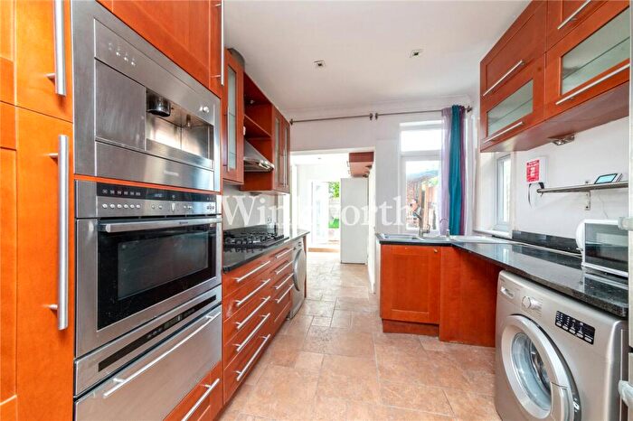 4 Bedroom Semi-Detached House To Rent In Temple Gardens, London, NW11