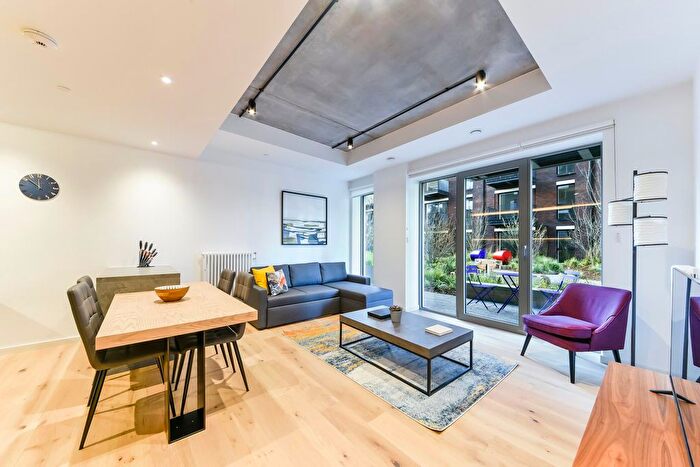 1 Bedroom Flat For Sale In Rendel House, Goodluck Hope, London, E14
