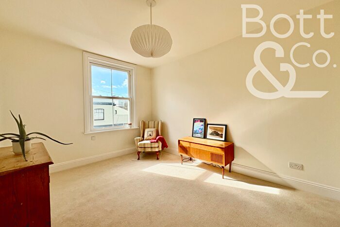 1 Bedroom Flat For Sale In Rock Street, Brighton, BN2