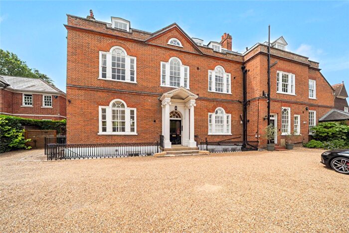 3 Bedroom Flat For Sale In St. Pauls Cray Road, Chislehurst, BR7