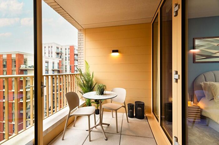 Studio To Rent In Embassy Boulevard, London, SW11