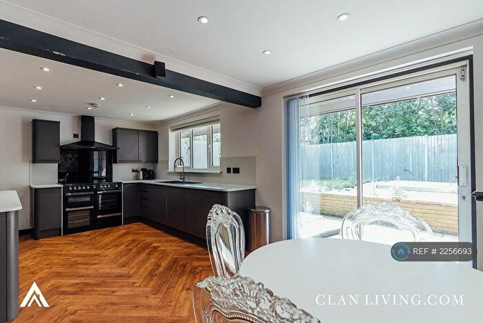 6 Bedroom Detached House To Rent In Ashleigh Drive, Loughborough, LE11