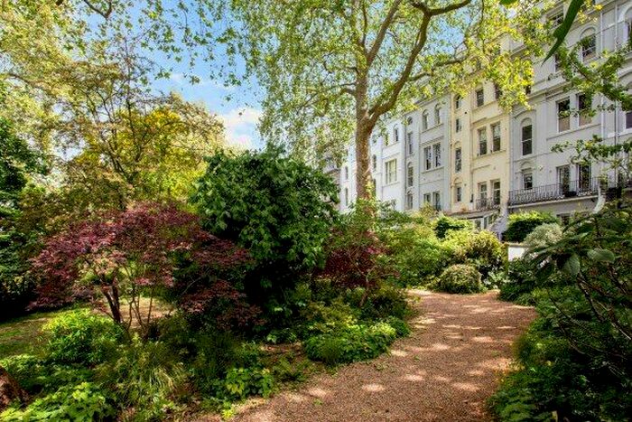 2 Bedroom Flat To Rent In - Arundel Gardens, London, W11