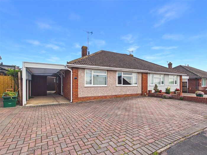 2 Bedroom Bungalow For Sale In Chatsworth Avenue, Tuffley, Gloucester, Gloucestershire, GL4